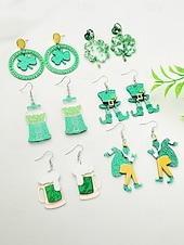 abordables Accessoires-Boucles d'oreilles trèfle en acrylique pour femmes, idéales pour la Saint-Patrick. Modèle léger à paillettes, plusieurs styles disponibles sur le thème du trèfle et de l'Irlande, parfaites pour les défilés, les fêtes, les événements et les célébrations.