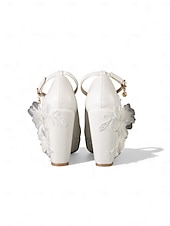 abordables novia-Zapatos de boda de cuña con encaje floral color marfil para mujer: tacones de plataforma con correa en el tobillo, estilo romántico y elegante para novias en bodas urbanas.