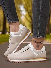economico Sneakers da donna-Sneakers da jogging classiche retrò beige da donna – scarpe da passeggio casual basse con lacci e suola antiscivolo per l'uso quotidiano, la scuola e i viaggi