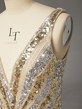 お買い得  シースイブニングドレス-タイト／コラム スイープ／ブラシトレーン フロア丈 ウェディングゲストドレス フォーマルドレス イブニングガウン イブニングドレス エレガント きらびやかな セレブスタイル ノースリーブ Ｖネック パーティー 結婚式 バックレス ととも​​に グリッター素材 スパンコール スリット