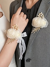 baratos Casamento ACC-Conjunto de corsage feminino em poliéster para casamento, com flor de pulso para dama de honra em tons de champanhe e branco e boutonnière para padrinho, estilo elegante e romântico para cerimônias de casamento, noivado e eventos formais.