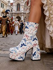 baratos Sapatos femininos-Botas de Tornozelo Plataforma Brancas com Estampa de Borboleta Femininas de Mardi Gras Sapatos Vintage de Salto Chunky para o Festival de Carnaval de Veneza