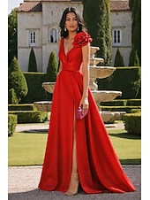 economico Abiti da Sera a Linea A-Linea ad A Lunghezza al pavimento Abito da ballo con mantello Abito da Sera Abito formale Elegante Spacco Alto Setoso Senza Maniche Scollo a V Matrimonio Formale Mantelle Raso con Fiore ricamato