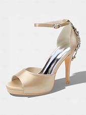 preiswerte Braut-Elegante Brautsandalen aus elfenbeinfarbenem Satin mit Knöchelriemen und Kristallverzierung an der Ferse – perfekt für eine Hochzeit in der Stadt.