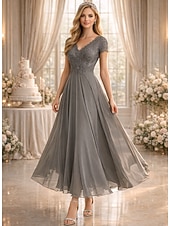 economico Lunghezza alla caviglia-Abito da festa a lunghezza terra A-Line Abito da cocktail Abito per ospiti di matrimonio Abito per la madre della sposa Maniche corte Collo a V Elegante Ospite di matrimonio con Colore Pieno