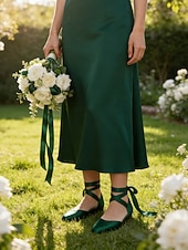 baratos Dama de honra-Sapatilhas femininas multicoloridas de cetim com amarração no tornozelo, elegantes sapatos de bico fino para damas de honra em casamentos ao ar livre no gramado.