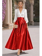 halpa Cocktailmekot-A-linja Kokopitkä Nilkkapituinen Cocktailmekot Tyylikäs Pitkähihainen V kaula-aukko Puutarhajuhlat Häät Satiini Tafti kanssa Laskokset Rypytetty