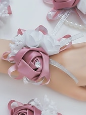 abordables Boda ACC-Ramillete de muñeca de rosas para mujer, flor de cinta de poliéster con pulsera elástica de perlas falsas, varios colores, accesorio elegante para damas de honor y novias para bodas, bailes de graduación y eventos formales.