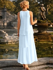 baratos Comprimento do tornozelo-Tubinho Até o Tornozelo Vestido de convidada de casamento Vestido formal Tiered Dress Vestido Para Mãe dos Noivos Sem Manga Decote V Elegante Simples Convidado do casamento Semi formal Chiffon com