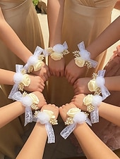 baratos Casamento ACC-Conjunto de corsage feminino em poliéster para casamento, com flor de pulso para dama de honra em tons de champanhe e branco e boutonnière para padrinho, estilo elegante e romântico para cerimônias de casamento, noivado e eventos formais.