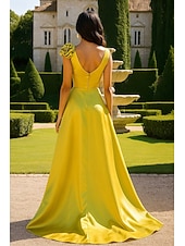 economico Abiti da Sera a Linea A-Linea ad A Lunghezza al pavimento Abito da ballo con mantello Abito da Sera Abito formale Elegante Spacco Alto Setoso Senza Maniche Scollo a V Matrimonio Formale Mantelle Raso con Fiore ricamato