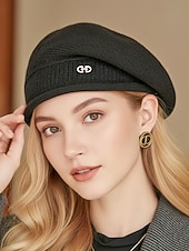 halpa Naisten hatut-Naisten pehmeä polyesterineulottu barettihattu, kevyttä villamaista lankaa, monivärinen klassinen ranskalainen tyyli jokapäiväiseen käyttöön, kaupunkiretkille, matkoille ja syksy-talvimuotiin