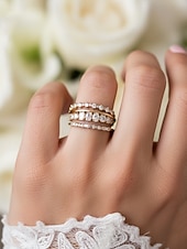 preiswerte Hochzeit ACC-Set aus stapelbaren Damenringen aus einer Legierung, gold- und silberfarbene Zirkonia-Ringe, eleganter minimalistischer Stil für Bräute, Hochzeitszeremonien, Verlobungen und den Alltag