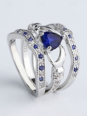 voordelige Huwelijk ACC-Damesringenset met 3-in-1 hartvormige amethist, gemaakt van legering, verkrijgbaar in meerdere kleuren, elegant ontwerp voor bruiloften, Valentijnsdag en feestjes.