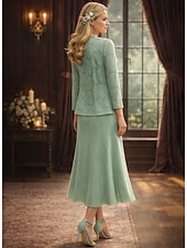 baratos Conjuntos de vestidos para mamãe-Duas Peças Linha A Até o Tornozelo Vestido de convidada de casamento Vestido Para Mãe dos Noivos Manga Longa Decote Canoa Elegante Simples Luxuoso Formal Convidado do casamento Chiffon com Renda