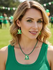 olcso kiegészítők-Női ötvözet anyagból készült Szent Patrik-napi nyaklánc és fülbevaló szett lóhere, kalap és lóhere mintákkal, tökéletes Szent Patrik-napra, mindennapi viseletre és ünnepi alkalmakra.