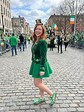  Dame Avslappet Daglig St. Patrick's dag Perlearbeid Flat hæl Rund Tå Klassisk Fritid Komfort Tøy Slippers Grønn
