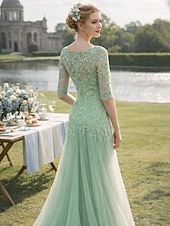 billiga Golvlängd-A-linje Svepsläp Bröllopsgästklänning Formell klädsel Aftonklänning Klänning till brudens mor Halvlång ärm V-hals Elegant Bröllopsfest Spets Tyll Nej med Krusad Applikationsbroderi