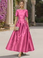  A-linja Polven yli Cocktailmekot Tyylikäs Lyhythihainen Venekaula-aukko Puutarhajuhlat Häät Tafti Joustava satiini kanssa Laskokset