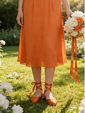 baratos Dama de honra-Sapatilhas femininas multicoloridas de cetim com amarração no tornozelo, elegantes sapatos de bico fino para damas de honra em casamentos ao ar livre no gramado.