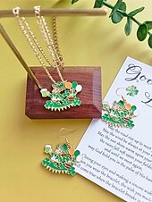 olcso kiegészítők-Női ötvözet anyagból készült Szent Patrik-napi nyaklánc és fülbevaló szett lóhere, kalap és lóhere mintákkal, tökéletes Szent Patrik-napra, mindennapi viseletre és ünnepi alkalmakra.