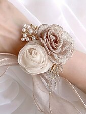 baratos Casamento ACC-Conjunto de corsage feminino em poliéster para casamento, com flor de pulso para dama de honra em tons de champanhe e branco e boutonnière para padrinho, estilo elegante e romântico para cerimônias de casamento, noivado e eventos formais.
