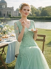 billiga Golvlängd-A-linje Svepsläp Bröllopsgästklänning Formell klädsel Aftonklänning Klänning till brudens mor Halvlång ärm V-hals Elegant Bröllopsfest Spets Tyll Nej med Krusad Applikationsbroderi