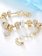 levne Dámský náramek-Dámský náramek s přívěskem ve tvaru srdce z lehké slitiny s třpytivými kubickými zirkony, ideální jako dárek k Valentýnu nebo pro každodenní nošení.