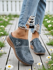 economico Zoccoli e pianelle da donna-Women's Blue Perforated Mule Clogs - Floral Detail Comfort Casual Shoes, Ideal for Garden Walks, Picnics, Daily Errands &amp; Outdoor Gatherings