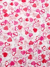 abordables Foulards pour femmes-Écharpe légère en polyester à imprimé cœurs avec pompons, douce et romantique, idéale pour la Saint-Valentin, les soirées en amoureux, le quotidien et les superpositions de saison.