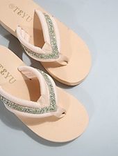 billiga Slide Sandaler-Damflip-flops med glittriga strassdetaljer - eleganta beige sandaler med kristalldetaljer, bekväma platåsandaler för sommarsemester, avkoppling vid poolen &amp;öresor