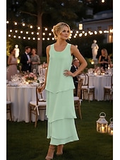 baratos Comprimento do tornozelo-Tubinho Até o Tornozelo Vestido de convidada de casamento Vestido formal Tiered Dress Vestido Para Mãe dos Noivos Sem Manga Decote V Elegante Simples Convidado do casamento Semi formal Chiffon com