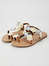 billige Kvinner-Dames bohemske blomstersandaler til stranden med bryllup - elegante, flate sandaler med tusenfrydpynt for bryllupsgjester, komfortable sommersko til brudefølget med sand &amp;bryllup på reisemål