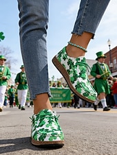  Dame Avslappet Daglig St. Patrick's dag Perlearbeid Flat hæl Rund Tå Klassisk Fritid Komfort Tøy Slippers Grønn
