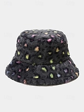 levne Dámské klobouky-Dámská čepice s leopardím potiskem a umělou kožešinou – více barev, polyesterový materiál, moderní a pohodlná na běžné nošení i do zimy