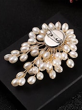 voordelige Huwelijk ACC-Damesbroche van imitatieparels, elegant bloemmotief met goudkleurige accenten, perfect voor bruiloften, feesten en formele gelegenheden, bruidsaccessoires en avondkleding.