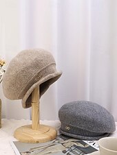 halpa Naisten hatut-Naisten pehmeä polyesterineulottu barettihattu, kevyttä villamaista lankaa, monivärinen klassinen ranskalainen tyyli jokapäiväiseen käyttöön, kaupunkiretkille, matkoille ja syksy-talvimuotiin