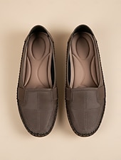 tanie Mokasyny i trzewiki damskie-Damskie kawowe slip-on mokasyny - miękkie wygodne płaskie buty do codziennego komfortu spacerów pracy podróży i codziennego noszenia