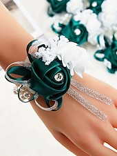 abordables Boda ACC-Ramillete de muñeca de rosas para mujer, flor de cinta de poliéster con pulsera elástica de perlas falsas, varios colores, accesorio elegante para damas de honor y novias para bodas, bailes de graduación y eventos formales.