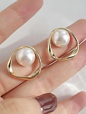 voordelige Huwelijk ACC-Vergulde oorbellen met imitatieparels voor dames, perfect voor bruiloften, diners en dagelijks gebruik – een elegant en chique ontwerp voor speciale gelegenheden.