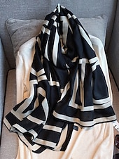abordables Bufandas de mujer-Elegante bufanda geométrica de poliéster para mujer, elegante chal negro y marrón para desplazamientos y uso diario informal, suave y ligero, ideal para la oficina y viajes, accesorio versátil para todas las estaciones.