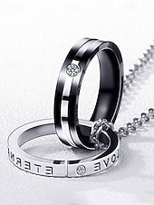 お買い得  バレンタインデー-インターロッキングリング付きメンズ合金ネックレス、ブラックとローズゴールド、バレンタインデー、結婚式、ギフトに最適、エレガントなデザインと高品質の仕上げ。