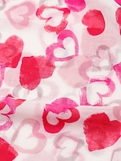 abordables Foulards pour femmes-Écharpe légère en polyester à imprimé cœurs avec pompons, douce et romantique, idéale pour la Saint-Valentin, les soirées en amoureux, le quotidien et les superpositions de saison.