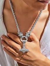 halpa Miesten korut-Miesten viikinkityylinen riipuskaulakoru, metalliseosta sudenpäällä ja Thorin vasaralla, ainutlaatuisia pohjoismaisia koruja arkeen ja juhlaan