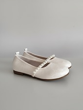 economico Ballerine da donna-ballerine mary jane beige da donna con cinturino in finta perla – scarpe comode e larghe con punta tonda, elegante stile vintage per l'uso quotidiano, matrimoni, feste del tè e viaggi