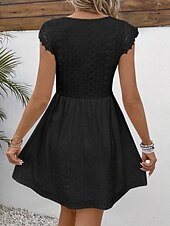 voordelige Witte kanten jurken-Dames Halflange jurk Kanten jurk Witte jurk Jurk met oogjes Elegant Modieus Modern Casual Dagelijks Buiten Normale pasvorm Effen Mouwloos V-hals Zwart Wit Zomer Lente