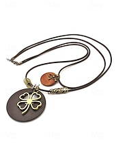 cheap Accessories-Women's St. Patrick's Day Green Shamrock Necklace in Wood and Alloy, Festive Multi-Color Irish Accessories for Women, Perfect for Holiday Parties and Parades.