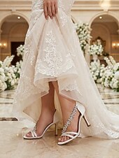 preiswerte Braut-Champagnerfarbene Brautschuhe aus Satin mit Kristallbesatz – elegante Hochzeitsschuhe für Stadthochzeiten