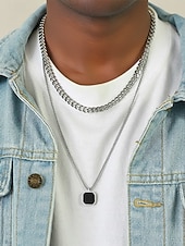 preiswerte Herrenschmuck-Schwarze Herren-Halskette mit quadratischem Anhänger aus Edelstahl – minimalistisches, geometrisches Ketten-Schmuckstück in Gold, Silber und Schwarz, modisches Accessoire für Alltag, Business Casual und Urlaub