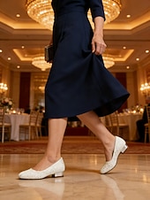 billige Mor til bruden/groom-Dame bryllup sko Valentines gaver Fest Blomstret Broderi Bryllupsleiligheter Brudesko Brudepike sko Flat hæl Rund Tå Elegant Søt Blonder Tøfler Svart Hvit Krystall